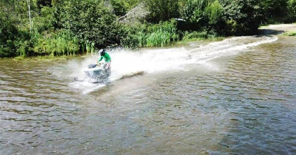 Electric snowmobile_7