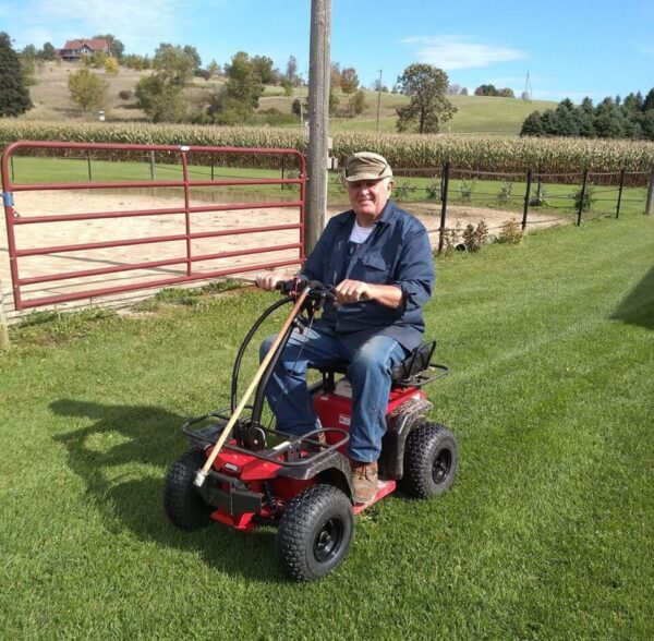 Стоячий квадроцикл_буксировщик_мотособака_четырехколесный самокат_грузовой самокат, внедорожный скутер_6