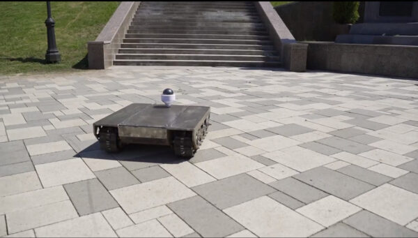 Робот патрульный_робот телеинспекуции_сервисный робот_гусеничный робот_3